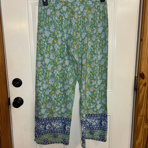 Floral Border-Print Green Women's Pajama Set - Picture 6 of 7